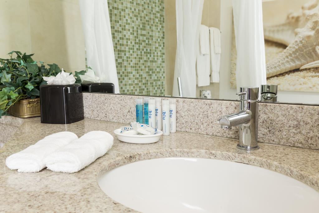 C Ocean Rentals At Strand Ocean Drive (Adults Only) Маями Бийч Екстериор снимка